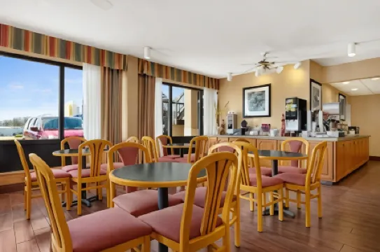 Super 8 by Wyndham Oxford