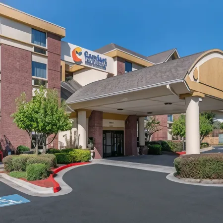 Comfort Inn & Suites Suwanee - Sugarloaf