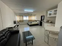 Muangthong Inn at Popupar Condo - キッチン