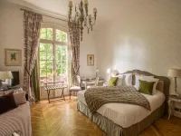 Le Château de la Tour Hotels in Oise