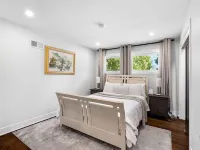 Casa 22 Luxury Modern 3BD 2BA Home in Skokie Hotels in Skokie