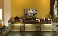 Rawi Warin Resort and Spa - breakfast