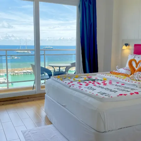 ICom Marina Sea View