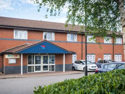 Travelodge Hotel - Milton Keynes Old Stratford  호텔