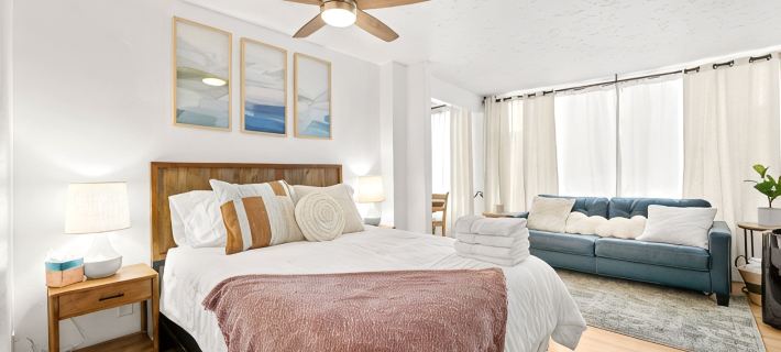 Charming Riverwalk Retreat – Spacious Downtown Condo Hotels in Reno