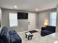 Cozy 1-bedroom apartment in Lumberton with AC, WiFi.