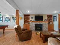 Family lake retreat w/ hot tub! Amazing sunsets! - Wifi