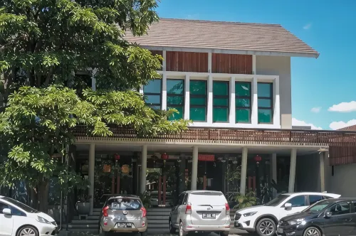 Grand Laguna Hotel & Villa
