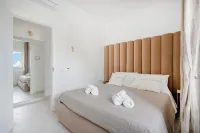 Terra | 2-Bedroom with Shared Kitchen & Balcony – Seafront Location