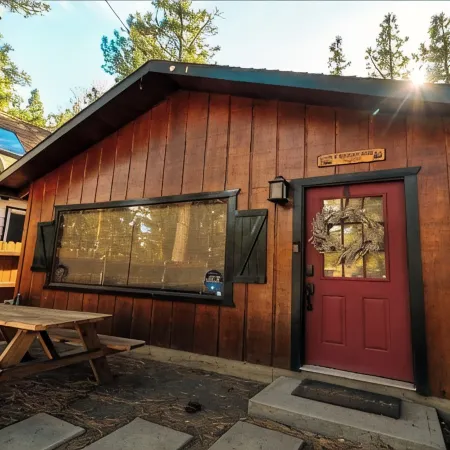 BIG BEAR COZY DEN - Comfort in the Mountains Free WiFi & Cozy Vibes...