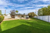 The Phoenix Stay – Cozy 3BR Retreat with AC & WiFi in the Heart of Phoenix! Hotels in Alhambra