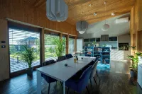 Amazing 3 bedroom villa with outdoor pool next to Budapest - Homestays