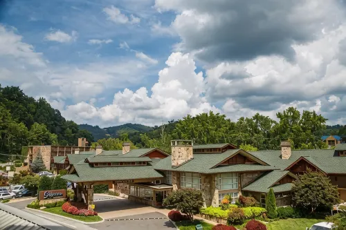 Greystone Lodge on the River