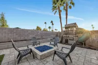 Charming 4 Bedroom Home Near ASU with a Office Space & Outdoor Playground - Holiday bungalows