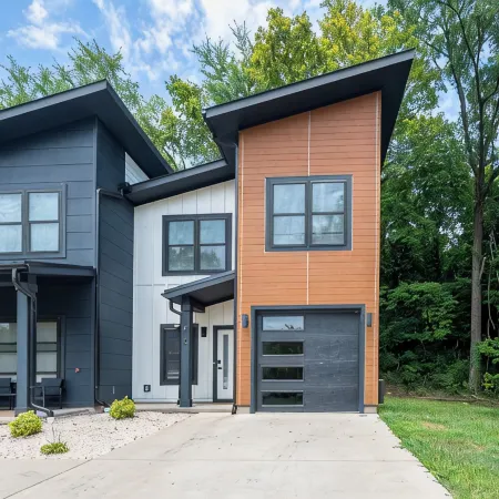 Trendy Townhome Near Downtown