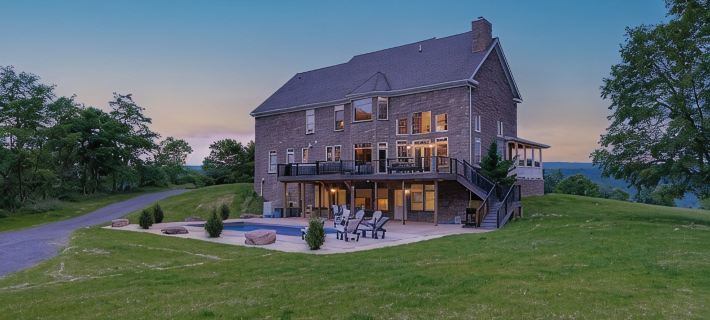 5 -Star Luxury Mountain Getaway - Grandview Lodge - Pool Opens Around April 15 Hotels in Bedford County
