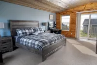 Catch on the Canal - Waterfront Getaway Near Casino, Dining & Entertainment - Wifi