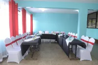 Hotel Senate Juja