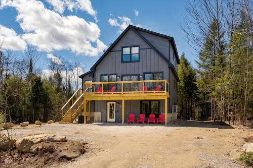 Pointers Den-Fireplace, Arcade, 2 Primary Suites - Chalets