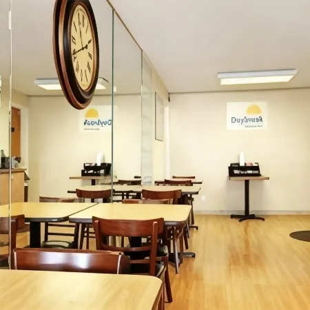 Express Inn & Suites - 5 Miles from St Petersburg Clearwater Airport