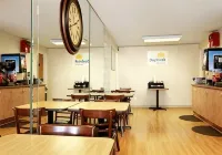Express Inn & Suites - 5 Miles from St Petersburg Clearwater Airport - Pools
