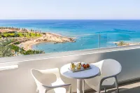 Crystal Springs Beach Hotel - View biển