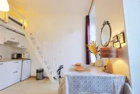 Blue Azur Residence with Balcony and Cityscape View Central City with Double Beds