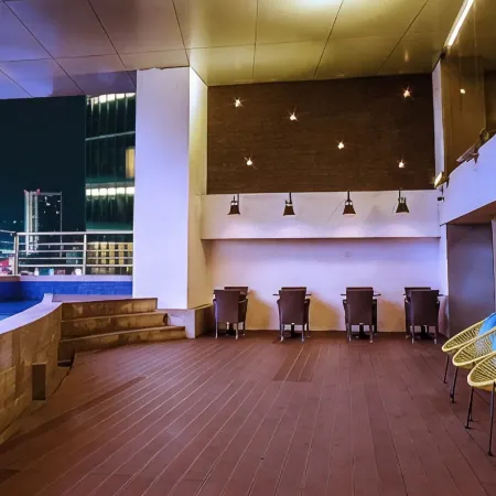 Skyloft Hotel - UST