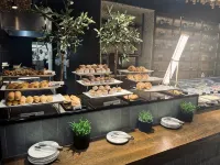The Rockefeller Hotel by Newmark - Breakfast