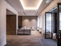 Page8, Page Hotels Hotels near The Strand