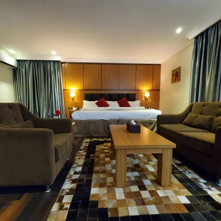 Grand Pela Hotel & Suites