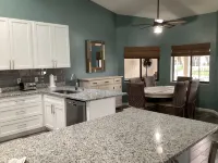 Canal Home 3Br 2BA with Salt Water Heated Pool and Boat DockDiscounts Available - ブティック