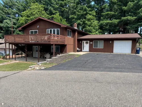 Spacious 5-bedroom house in enchanting Wisconsin Dells with AC, WiFi - 4성급