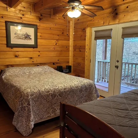 AMAZING & COZY LOG CABIN IN WOODS
