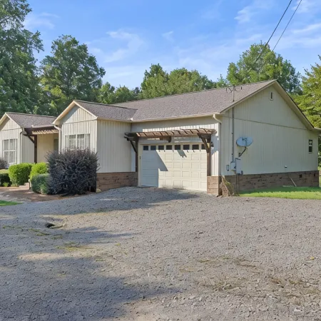 Lakefront Home on Smith Lake w/ Easy Water Access & Tritoon/Sea Doo Rental!