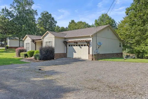 Lakefront Home on Smith Lake w/ Easy Water Access & Tritoon/Sea Doo Rental!
