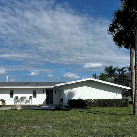 Punta Gorda 2/2, Designer Renovated Punta Gorda Home in Isles Yacht Club Marina