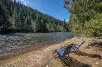 Yaak Riverfront Cabin -Hunting, Fishing & Family Get Away! - Hytter