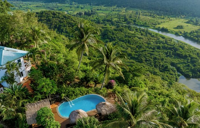 Amazing mountain top home with pool