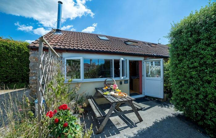 Countryside Cottage in the Mendip Hills, with garden