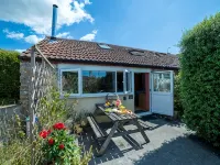 Countryside Cottage in the Mendip Hills, with garden Hotels in Axbridge