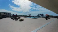 Sunset Beach Oasis: Panoramic Gulf Views, Dual Suites, Sleeps 6, Huge Balcony! - Private Pools