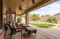 Glendale Game Day Getaway! - balcony