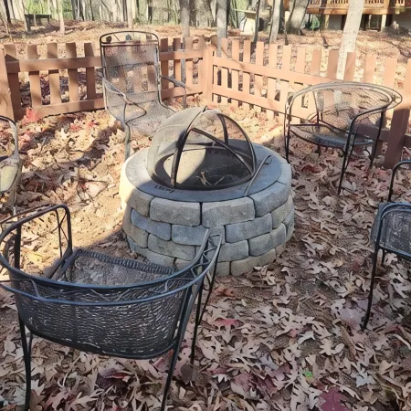 Cozy 4-bedroom cabin with jacuzzi hot tub. Overlooking ski /mnt bike slopes.