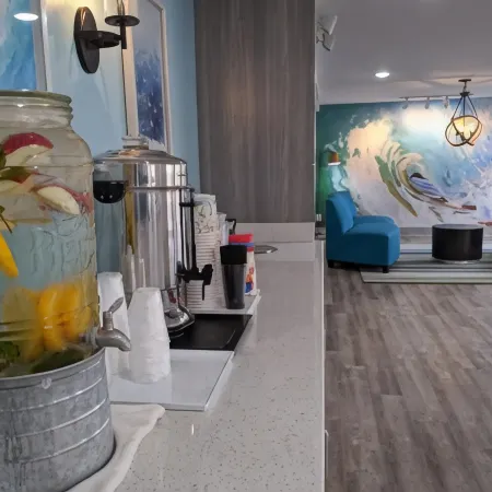 Tropical Seas Hotel