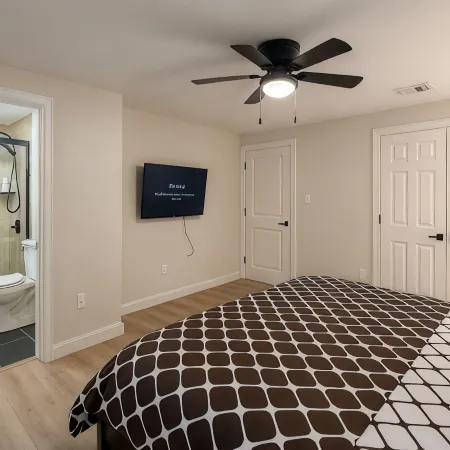 Spacious 4BR, 3BA Home/Oasis Yard Just Minutes from DFW!