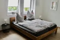 Gemütliche Ferienwohnung mit Blick auf Wald Wiesen und Dolomiten - Wifi