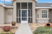 Family Fun Haven: 3 Bed/2 Bath/6 Mi to Legoland/Pet Friendly! - 3-Star