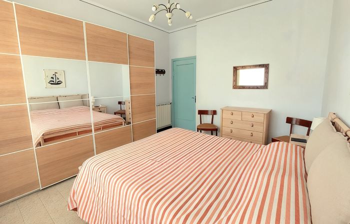 Bright Apartment by the Sea (CIN: IT011017C2XY7OAMU4)