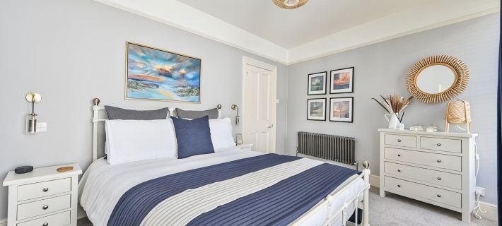 Charming Three Story Townhouse footsteps away from the historic harbour. Hotels in Looe